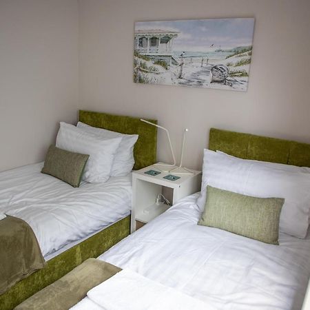Wave Stays - Ground Floor Apartment - Outside Seating Area Cleveleys Exterior foto