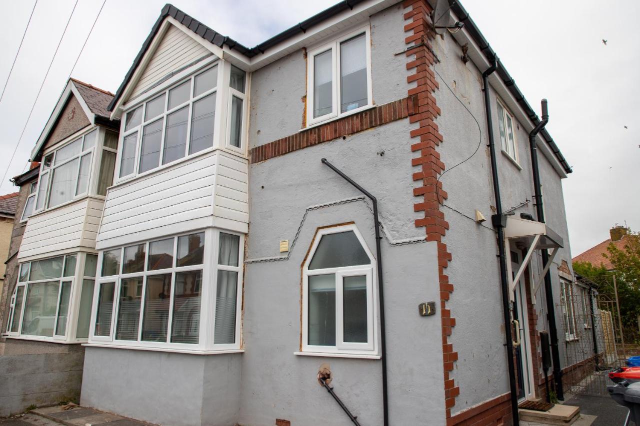 Wave Stays - Ground Floor Apartment - Outside Seating Area Cleveleys Exterior foto